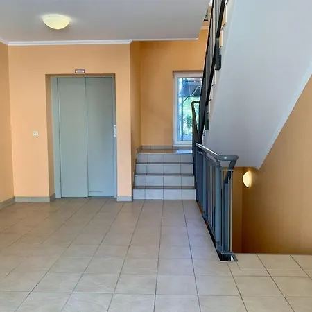 Apartment Romantic Near Seabeach