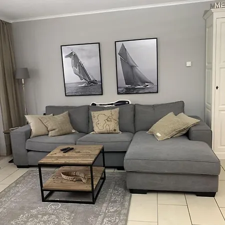 Appartement Romantic Near Seabeach