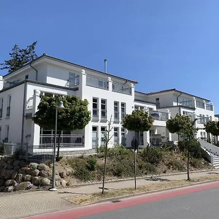 Romantic Near Seabeach Apartment Binz